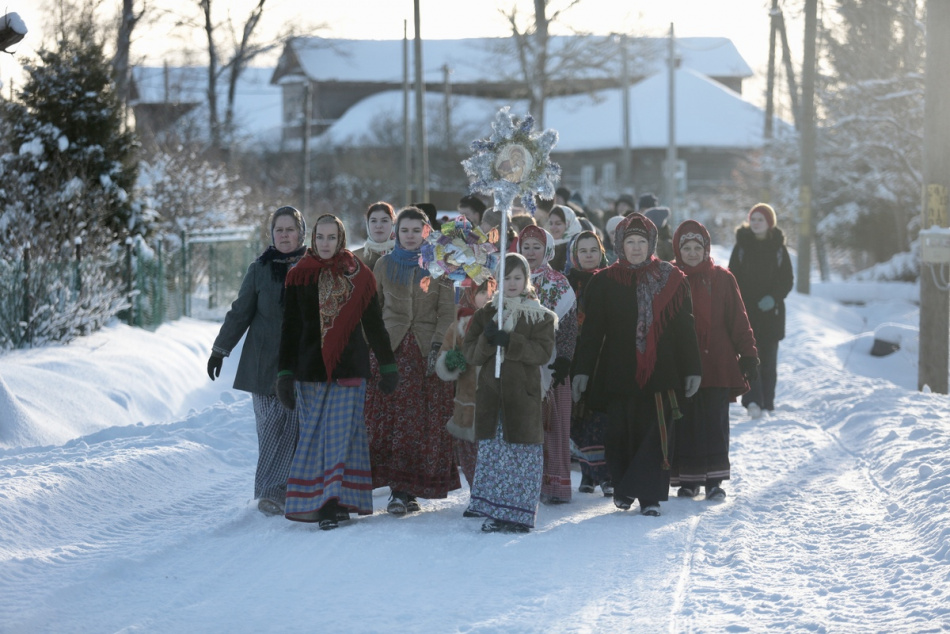 Гадания, «зажигание» солнца, песни и пляски: когда проходят святки и как отмечается Праздник Коляды